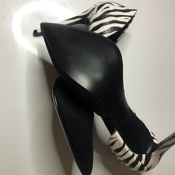 Shoes with my matching blouse - Picture 7 of 16